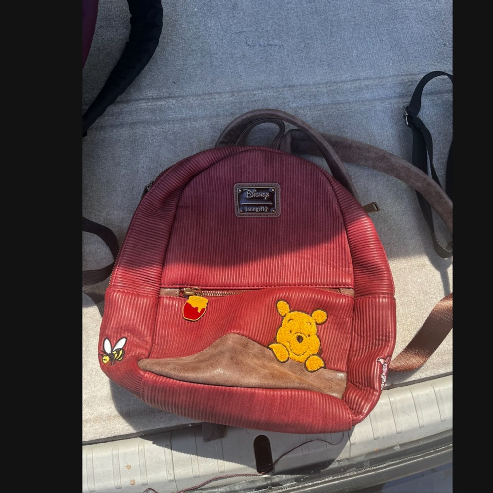 Loungefly Winnie the Pooh - Picture 2 of 2